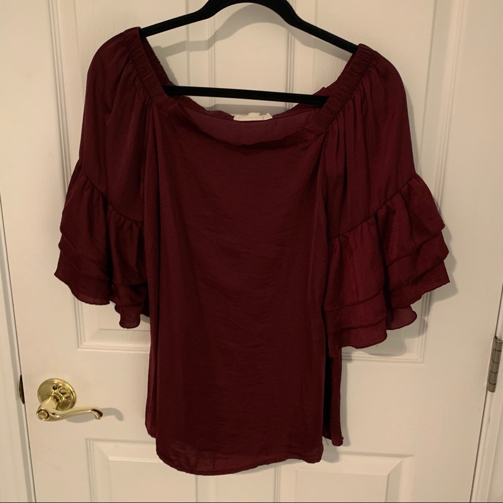 Off the shoulder ruffle sleeve top